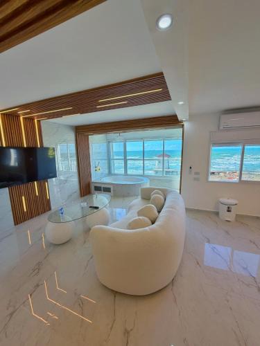 Haifa Apartment | ibiza By the Sea סוויטת יוקרה איביזה על הים