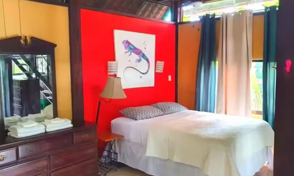 Cabuya Cabin | Iguana - Poolside Cabin