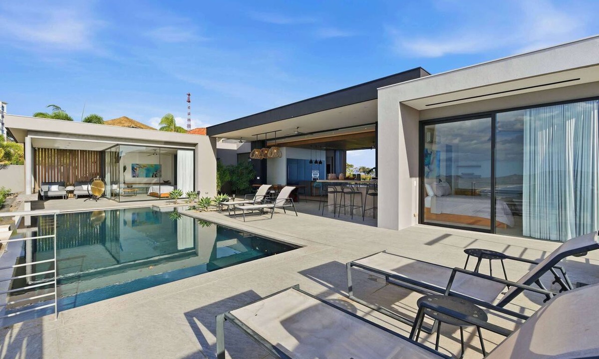 Tamarindo Villa | Infinity Pool Villa, 4 Suites & Private Casita