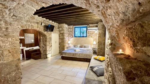 Acre Old City Apartment | Jacuzzi Suite Near Lighthouse
