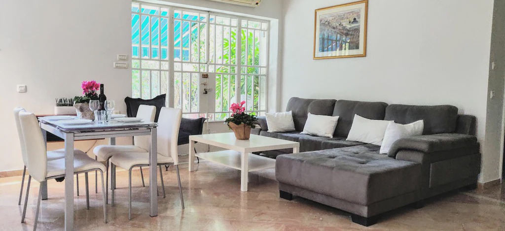 Talbieh House | JERUSALEM THEATRE 4BD WITH GARDEN - 20min Old City