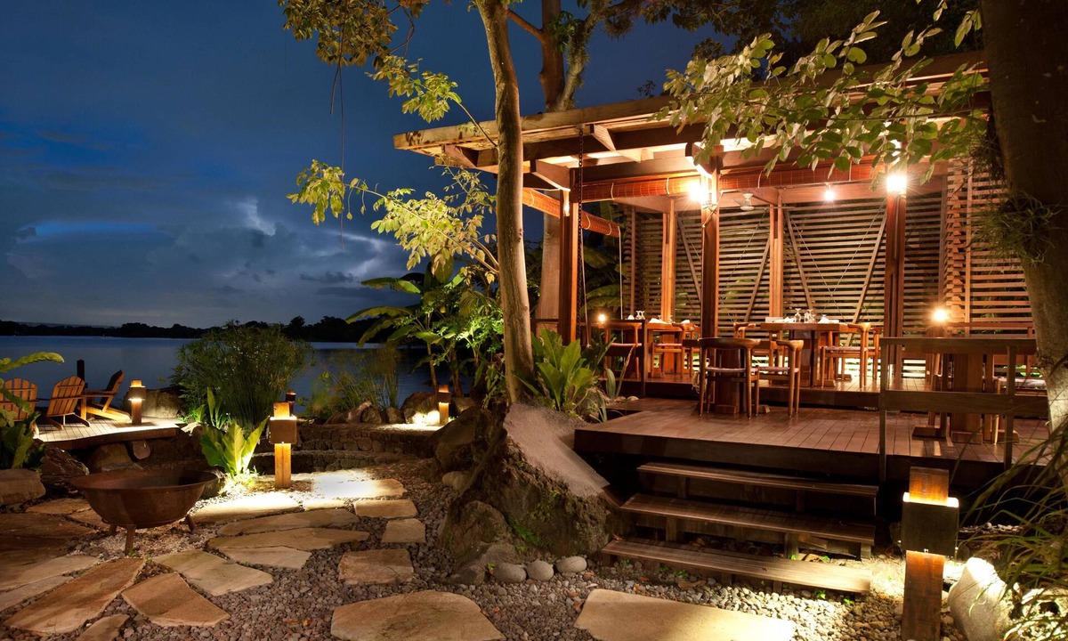 Granada Cabin | Jicaro Island Lodge Member of the Cayuga Collection