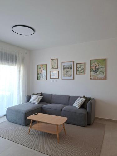 Kiryat Gat Apartment | K-Home 3 Bdr Kiriat Gat Karme Gat