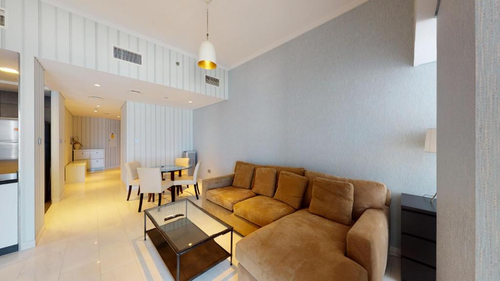 Dubai Marina Apartment | Key View - Cayan Tower