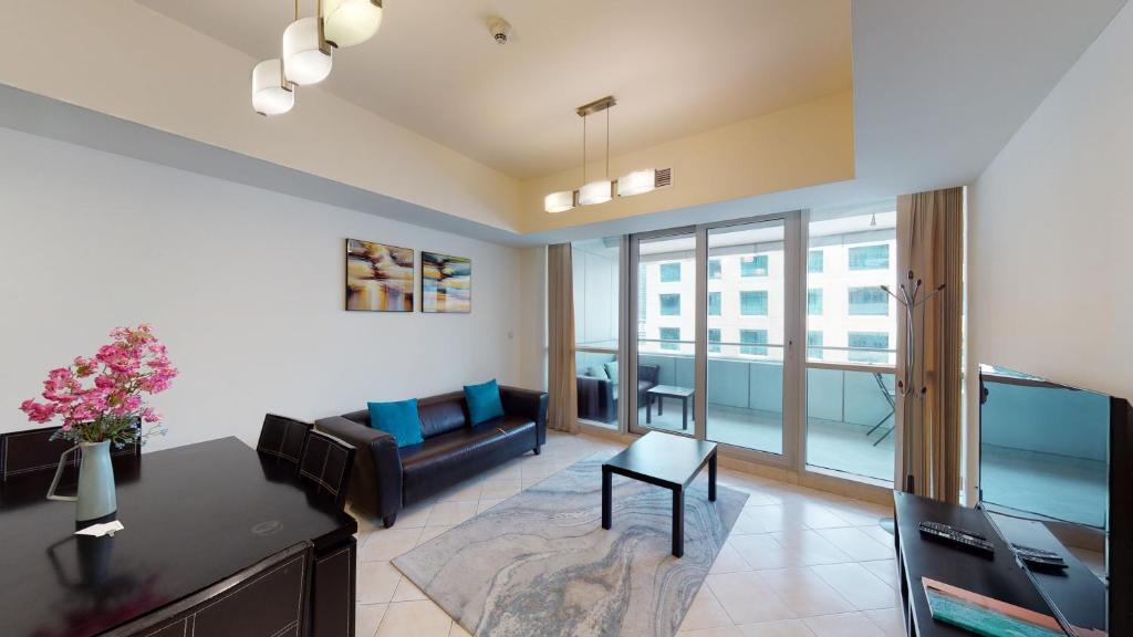 Dubai Marina Apartment | Key View - The Waves