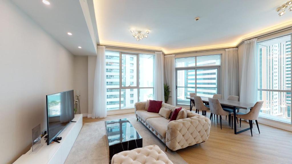 Dubai Marina Apartment | Key View - Torch Tower