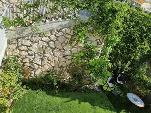 Kiryat Tiv'on Apartment | Kiryat Tivon, Close by "Oranim" College, "Dor Tivon" - Senior Housing, "kfar tikva" - Home and community for people with disabilities - Free parking