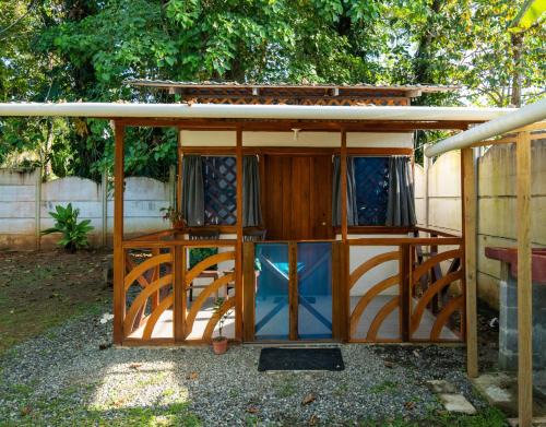 Manzanillo Apartment | La Casita Beachfront Hideaway Pool Access