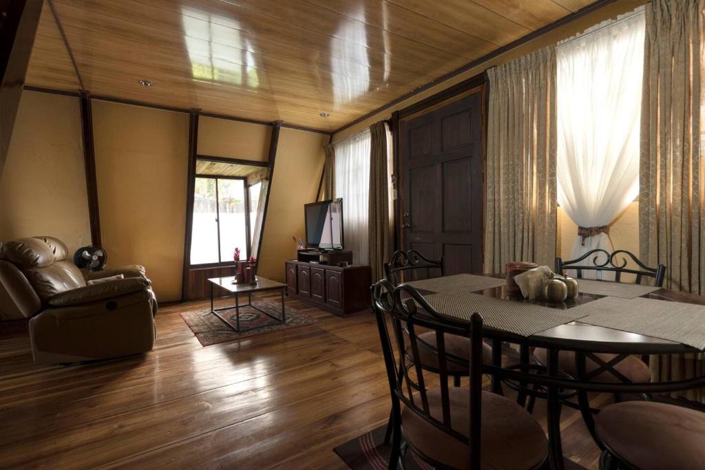 La Fortuna Ski Chalet | La Fortuna Private Chalet