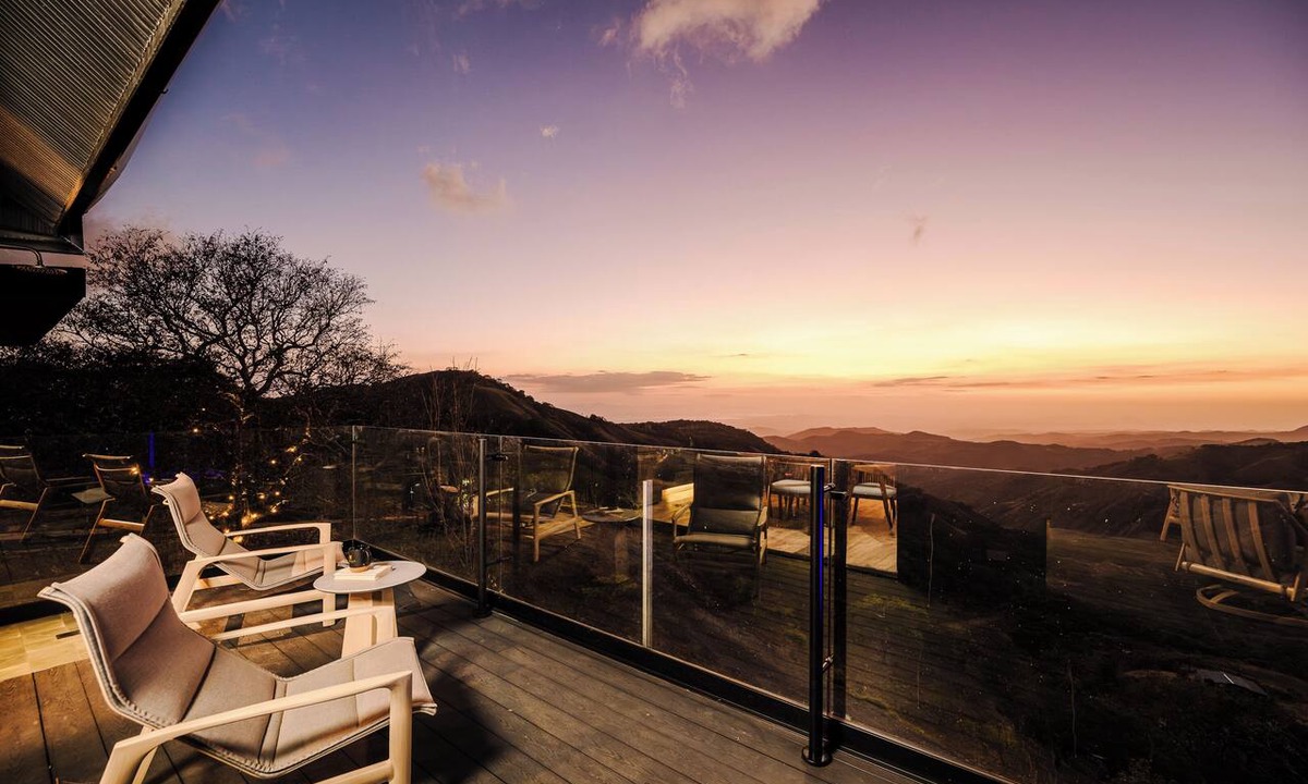 La Lindora Villa | Lakay Monteverde: Heated Pool, Golf Cart and Breakfast