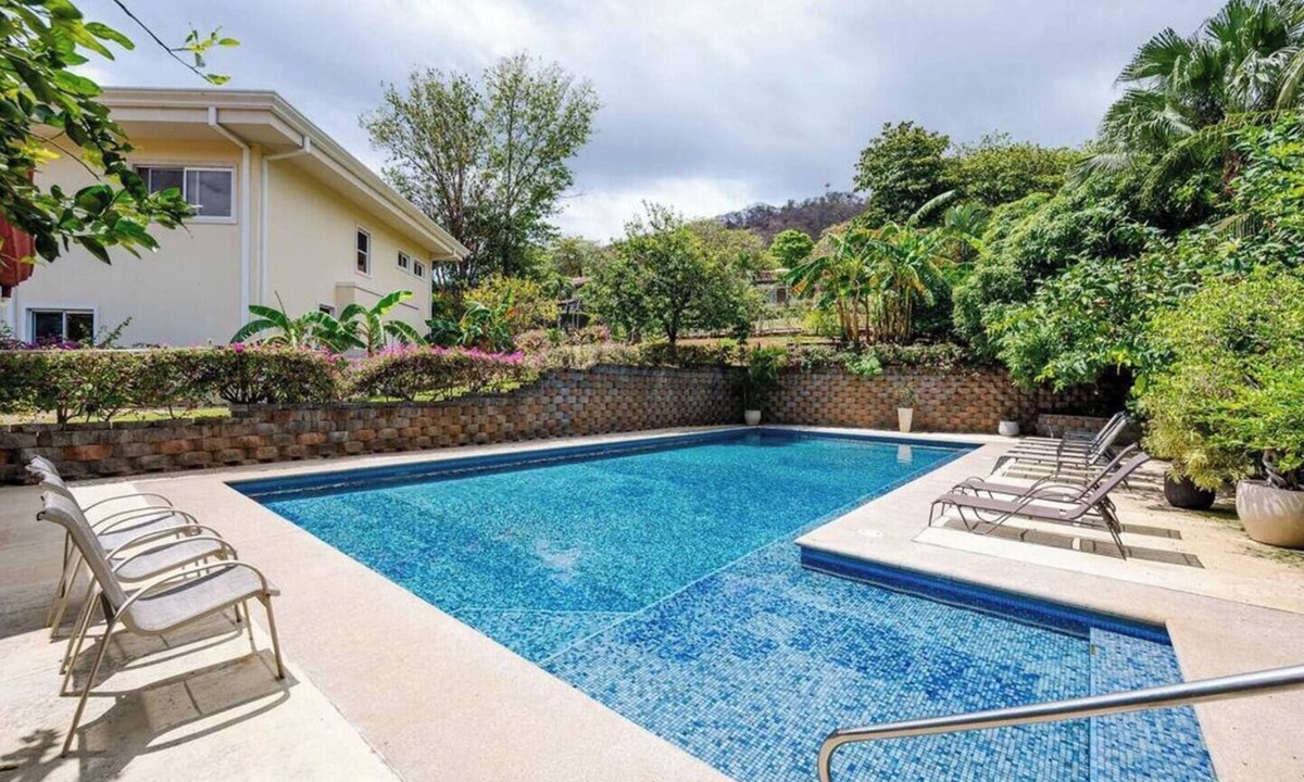Playa Hermosa Condo | Las Brisas 2-1 3 BR Beach-Front Condo Salt-Water Pool & Walk to Playa Hermosa 6 Guests