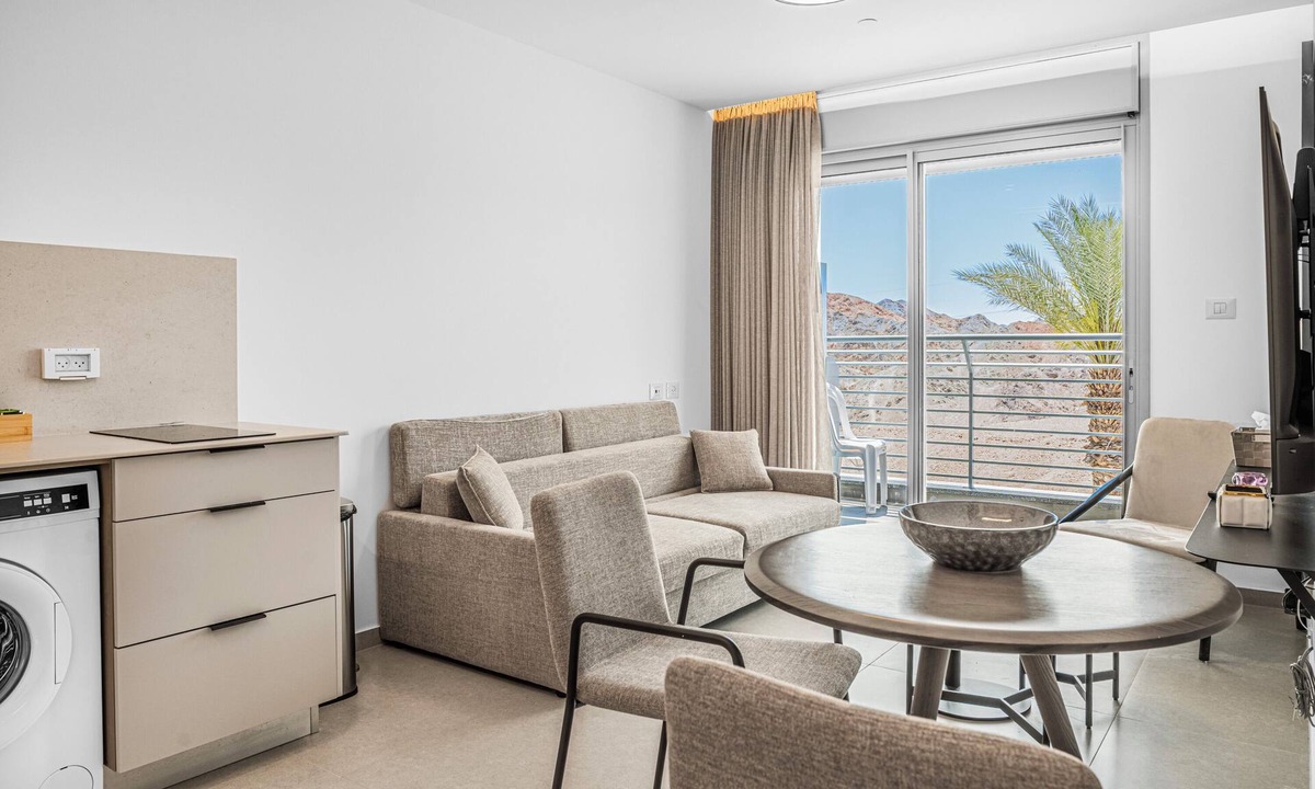 Eilat Apartment | Light Filled Modern Eilat Getaway by Sea N Rent