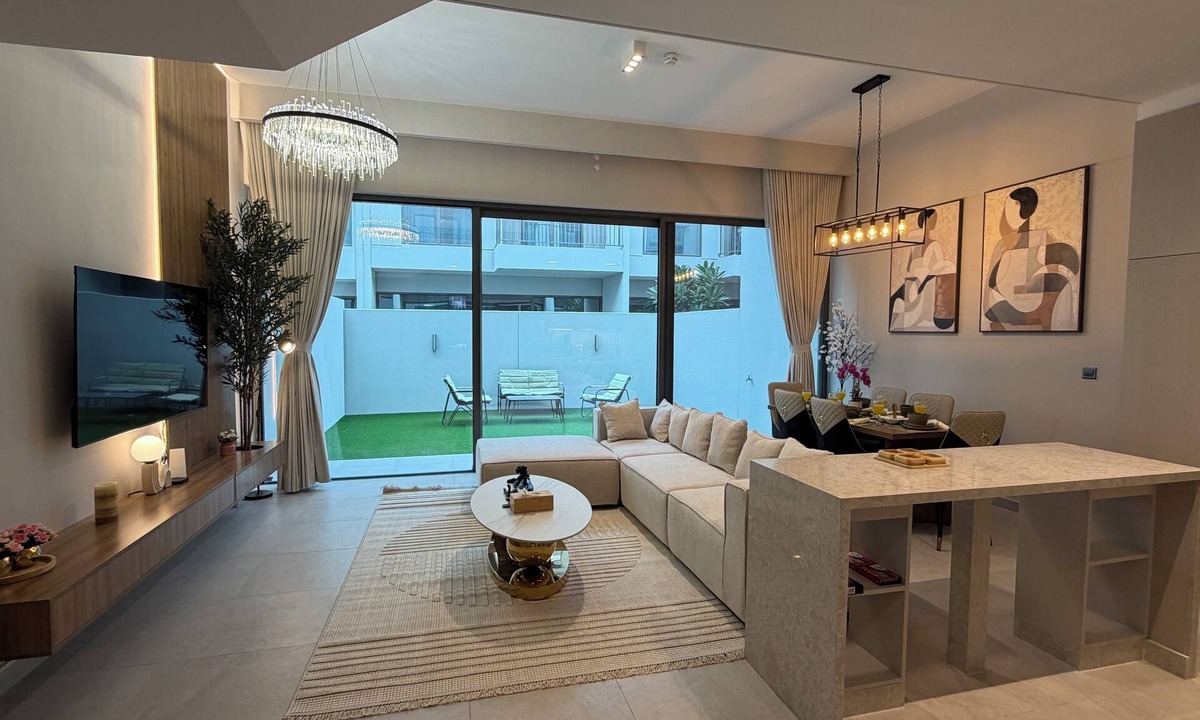 Dubai Apartment | Liva Suites By Hostiva - Dubai South