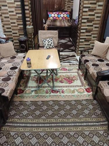 Az-Zarqa Hotel | Lonely house
