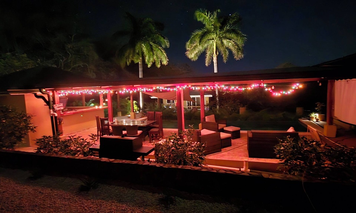 Canafistula House | Lovely ,1 Bedroom house , Sunset view from pool, Monkeys ! 20 mins to Tamarindo