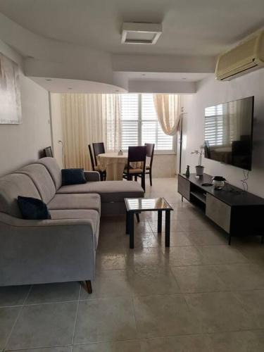 Nahariya Apartment | Lovely Apt Close to Beach