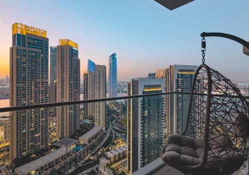 Dubai Apartment | Lux 1BR Apartment with Amazing view in Palace Residences Creek Harbor