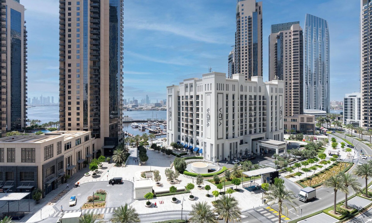 Dubai Apartment | Lux BnB Creek Side 18