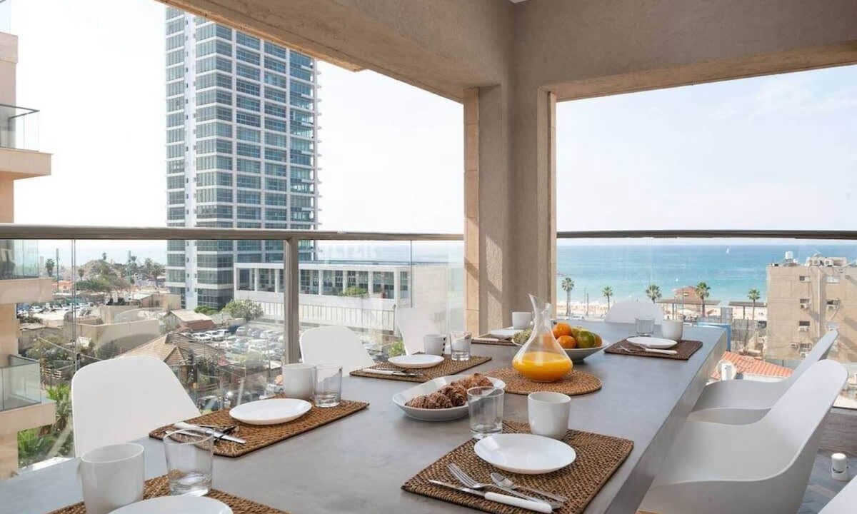 Kerem HaTeimanim Apartment | Luxurious 5BR Banana Beach Sea View by HolyGuest