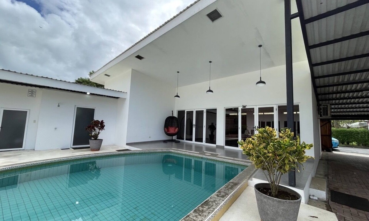 Barrio Ricos y Famosos Villa | Luxurious Casa Terry with Private Pool