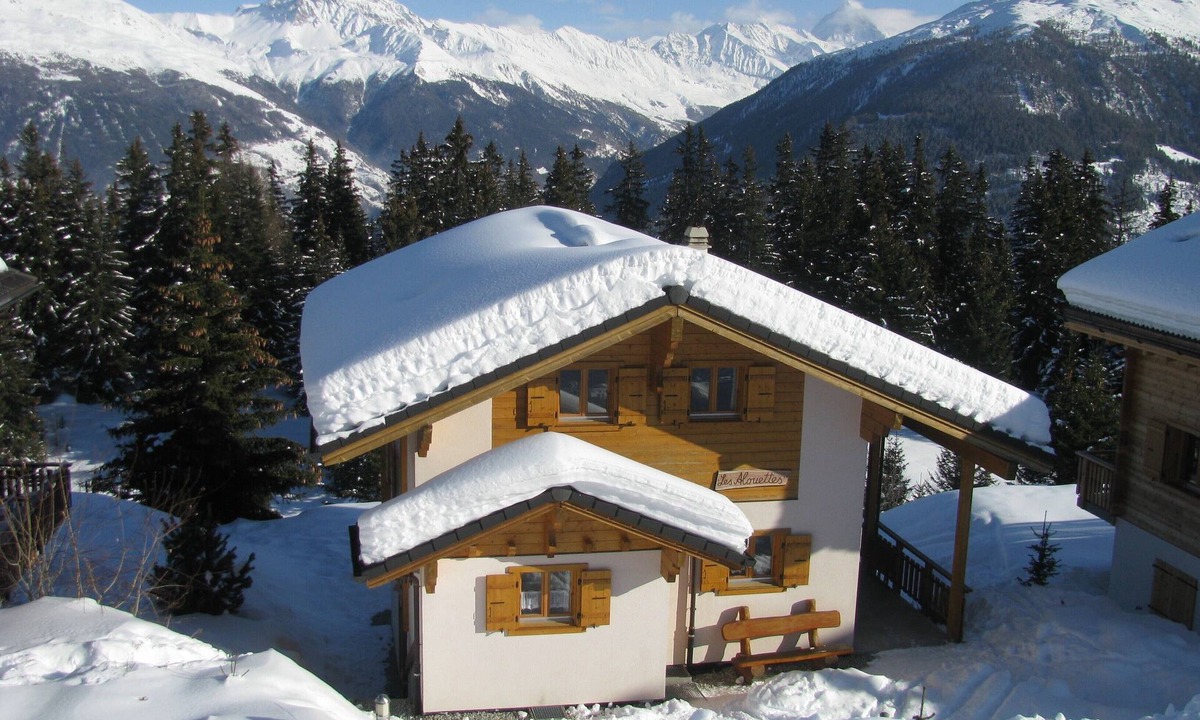 Vex Ski Chalet | Luxurious, detached chalet with Hot Tub + Sauna - in the 4 Valleys ski area