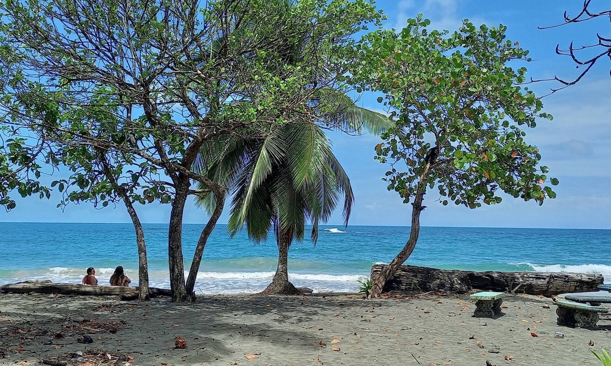 Manzanillo House | Luxurious family beach home 4bedroom 4bath, with POOL, kitchen, balcony & porch