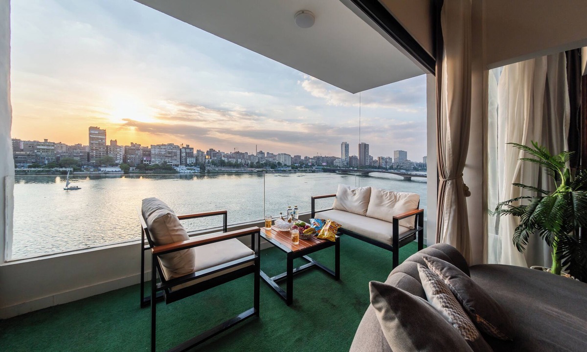 Old Cairo Apartment | Luxuriously Designed Great Nile View - 3