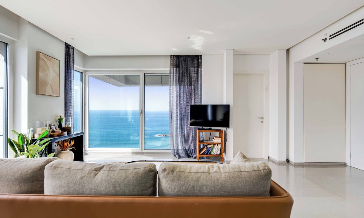 Tel Aviv Promenade Apartment | Luxury 2BR Apartment at Royal Beach Residence, Tel Aviv By Barnes