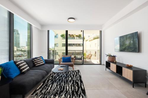 Kerem HaTeimanim Apartment | Luxury 3BR Sea View and Pool