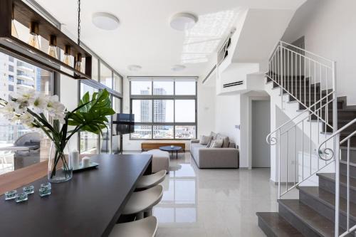 Bat Yam Apartment | Luxury 4BR Penthouse 360 Sea Views Bat Yam