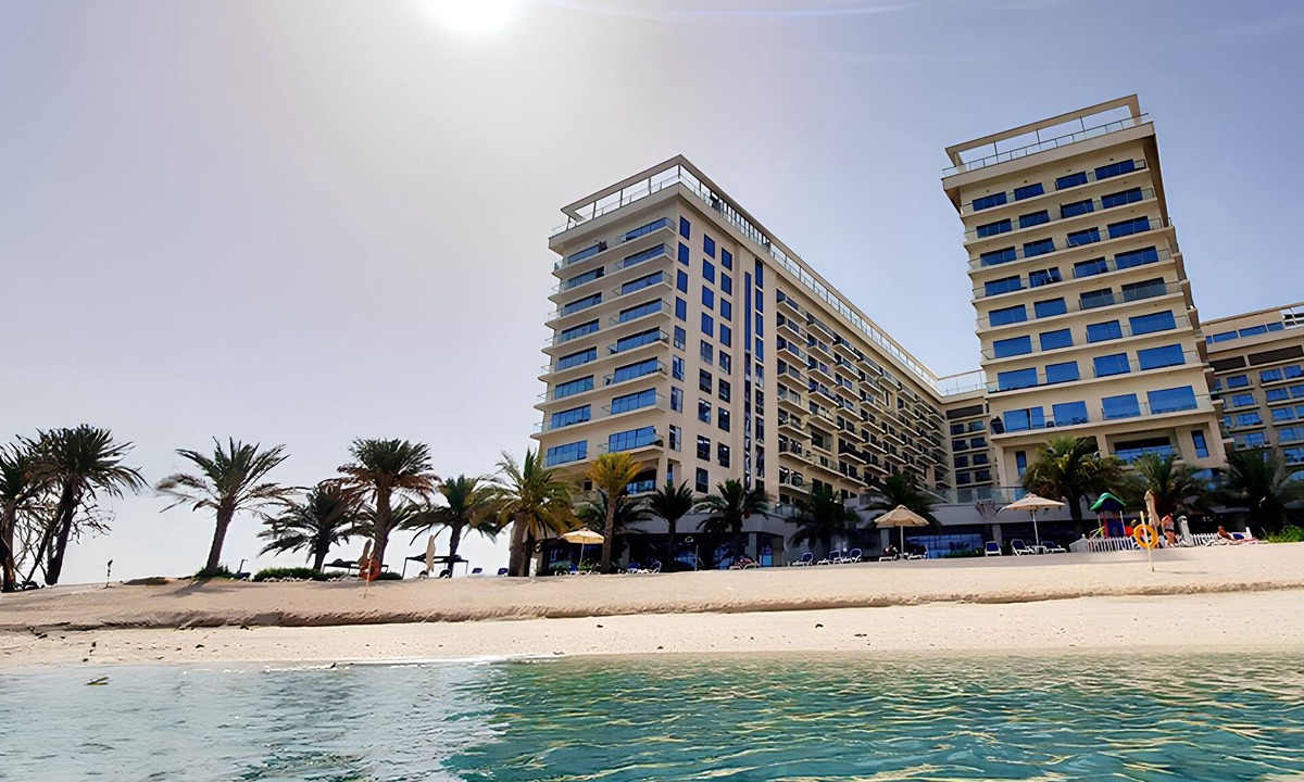 Ras Al Khaimah Apartment | Luxury Beach apartment Sea Island Vacation UAE Dubai 4 Guests Comfortable Home