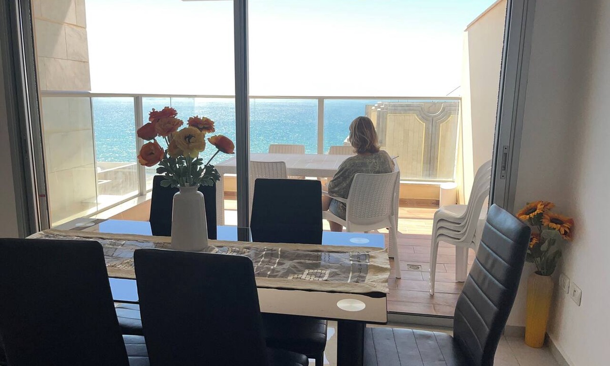 Netanya Condo | Luxury Beach Condo Netanya- 5 Minutes walk to Kikar, across from Beach Elevator