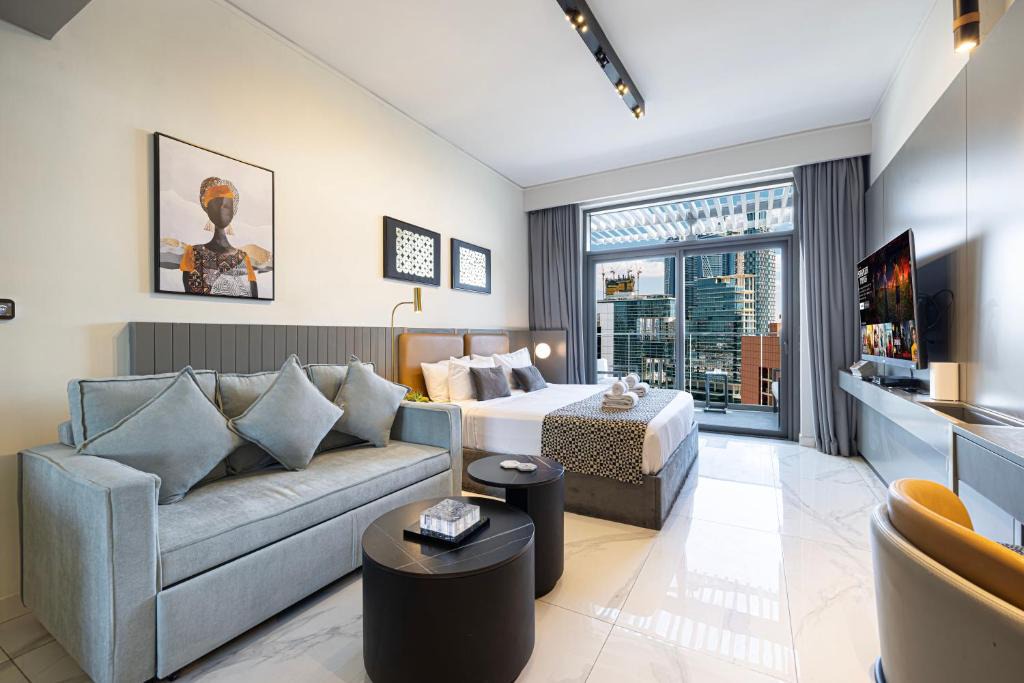 Downtown Dubai Apartment | Luxury Canal View Studio for 4 Guests in Downtown, 5 Min to Dubai Mall