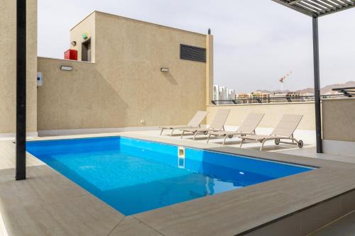Eilat Apartment | Luxury Family Penthouse with Private Parking & Pool 8 Guests Near Red Sea