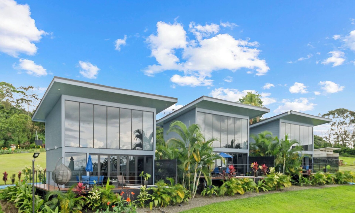 Penas Blancas House | Luxury jungle bungalow w/hot tub – Perfect for couples or small families