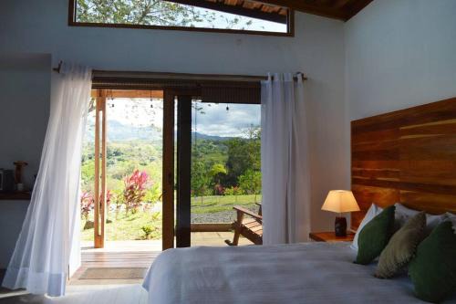 San Mateo Villa | Luxury Villa Caoba- Private, Serene, Amazing Views and Starlink