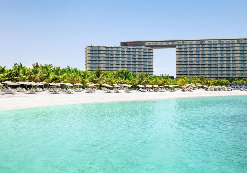 Ras Al Khaimah Resort | Mövenpick Resort Al Marjan Island