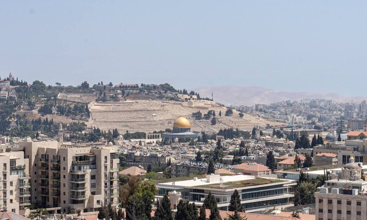 Jerusalem City Centre Apartment | Magical 2 Bedroom at the Saviyon View Tower in City Center w/Temple Mount View
