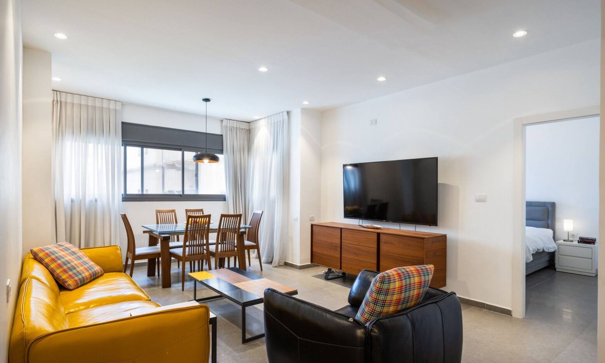 Tel Aviv City Center Apartment | Mamad Chic and Comfort stay on Iconic Sheinkin St