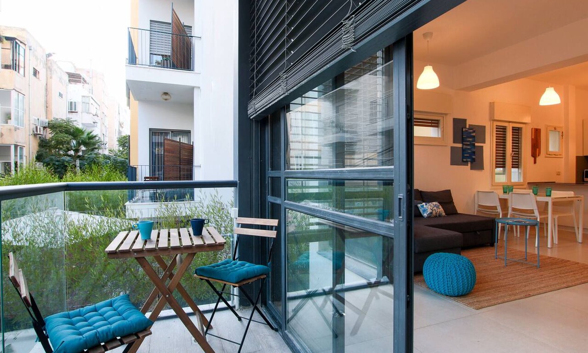 Tel Aviv City Center Apartment | MAMAD Trendy Apt & Balcony on Sheinkin Street by FeelHome