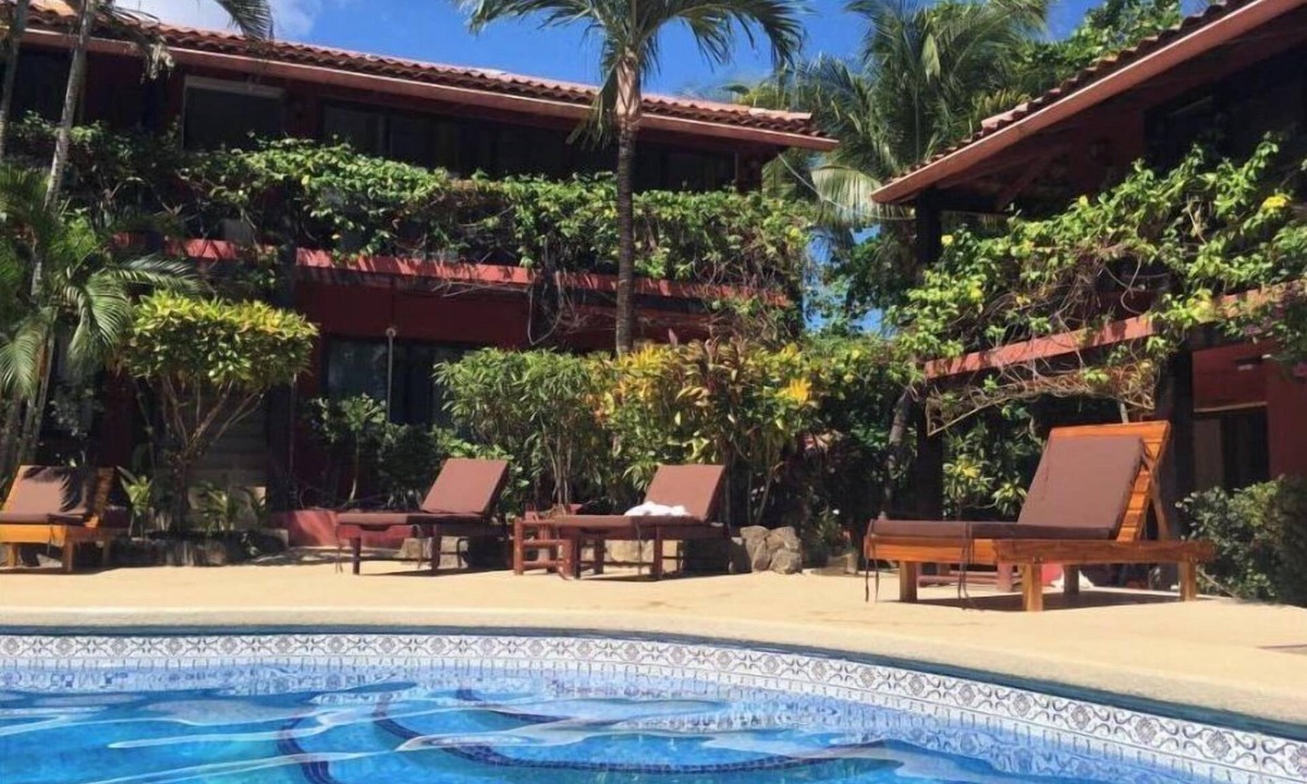 Santa Cruz Apartment | Massai Apartments #9 sleeps 2
