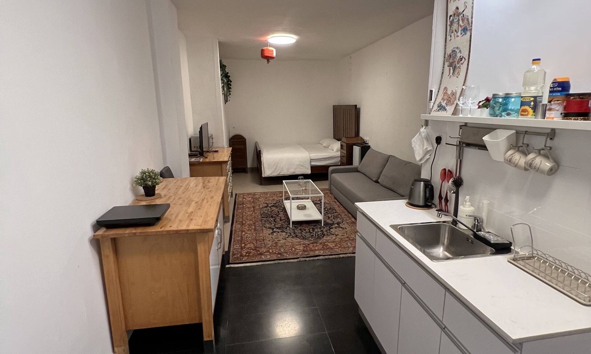 Florentin Apartment | Modern Double Bed Apartment in Central Tel Aviv – 10 Min to Beach, Free Wi-Fi