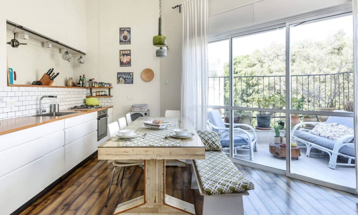 Old North Apartment | Modern Loft Retreat with Rooftop by Sea N Rent