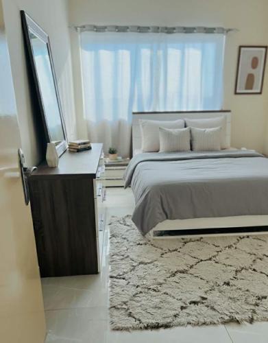 Sharjah House | Modern Queen Room, Dubai City View, Private & Peaceful, 8 Mints Walk To Dubai