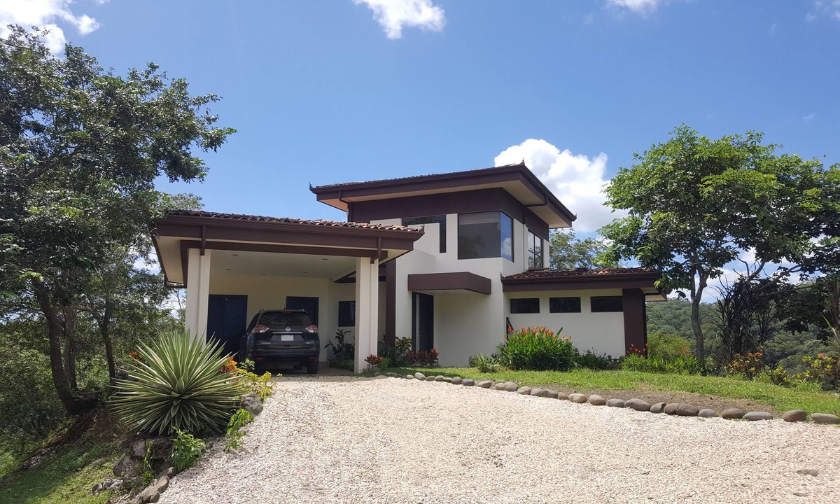 Matapala Villa | Modern, secluded, spacious villa close to beach
