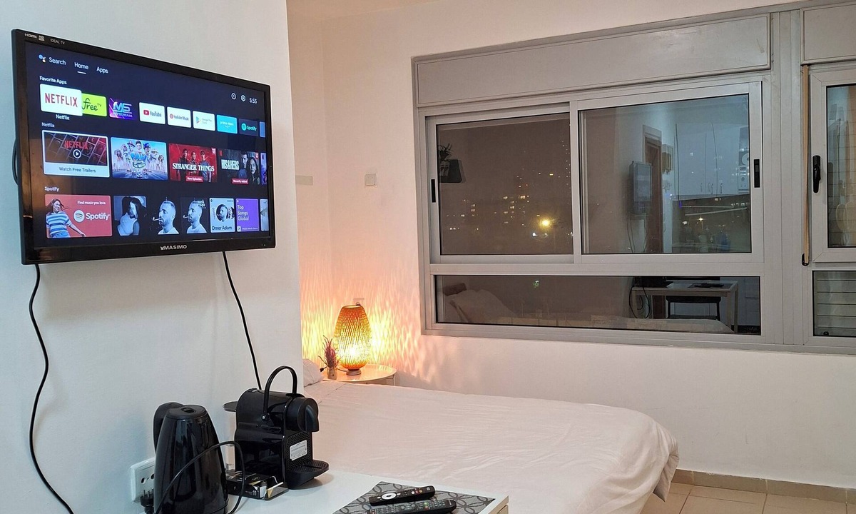 Beersheba Apartment | Modern Studio 1 BR Near Hosp Soroka & University Be'er Sheva