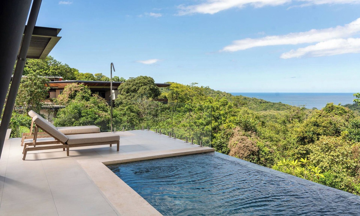 Rio Seco Villa | Modern Villa with Stunning Views of Las Catalinas perfect for families