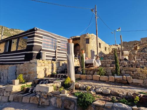 Dana Hotel | My Grandfathers House Dana Heritage and Eco Lodge