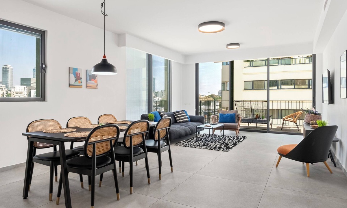 Kerem HaTeimanim Apartment | Nechmia 3BR SeaView apartment in lovely Tel Aviv-Yafo with AC