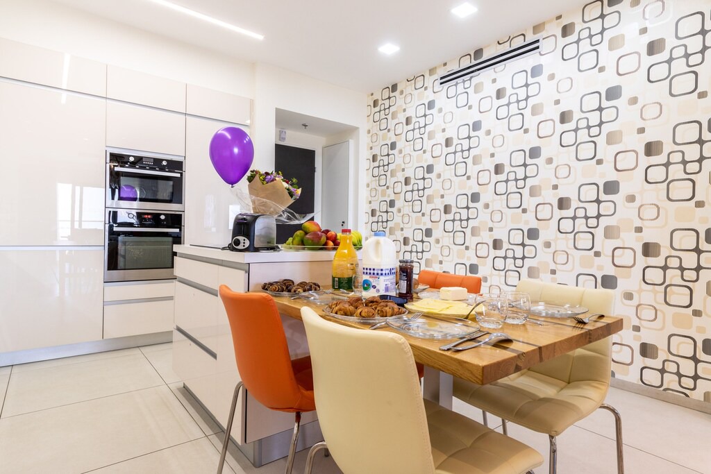Jerusalem City Centre Apartment | Neviim Court "Center" - Old city view !
